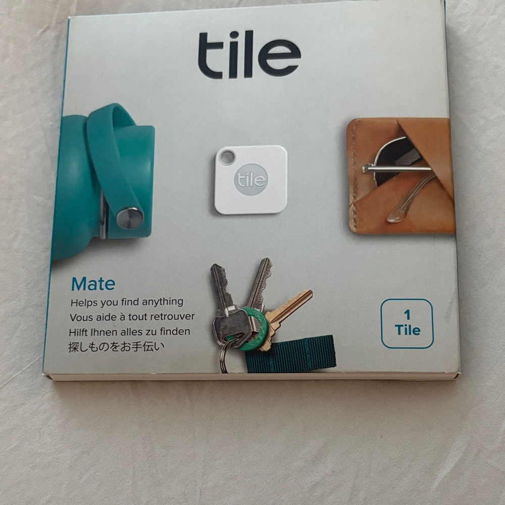 Tile Mate Bluetooth Tracker - White
